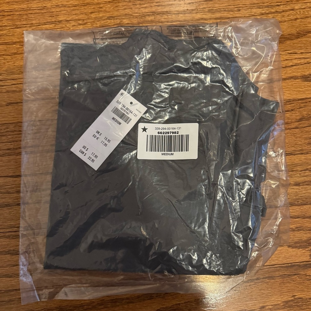 NWT Hollister Soft Stretch Seamless Fabric Crew Baby Tee - Picture 4 of 4